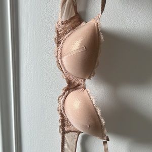Victoria’s Secret Dream Angels Lined Demi Smooth lace detail 32B metallic peach